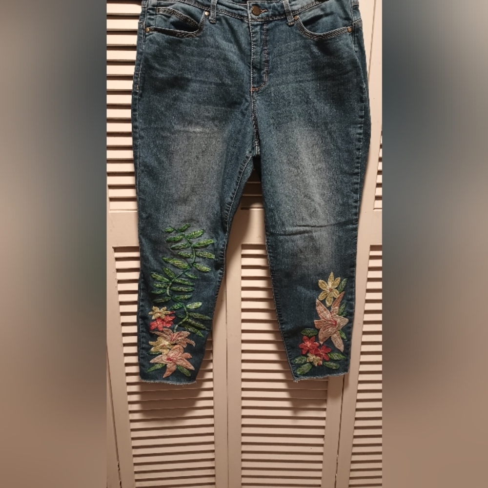 2 Bandolino Jeans